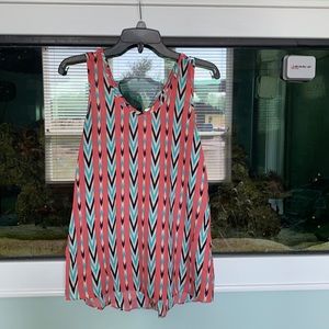 Printed sleeveless shirt